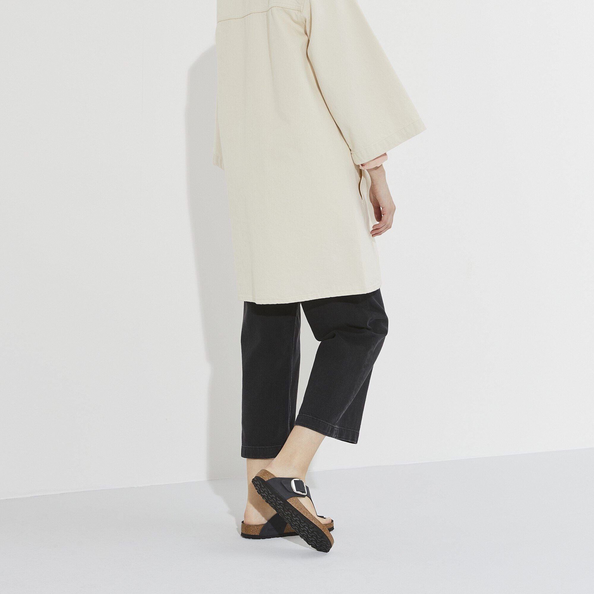 Gizeh Big Buckle | Oiled Leather | Black - Image 3