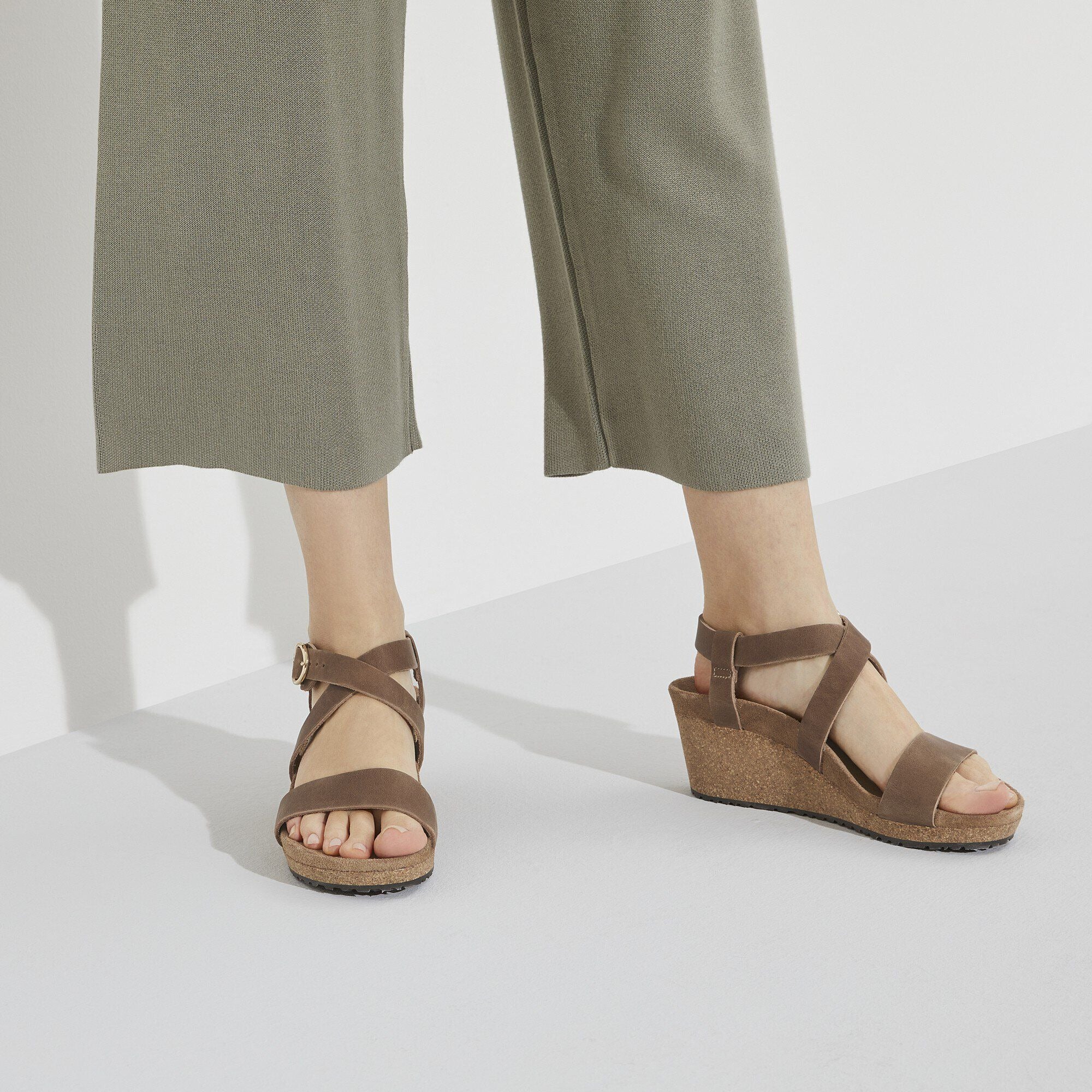 Sibyl Ring-Buckle | Oiled Leather | Cognac - Image 2