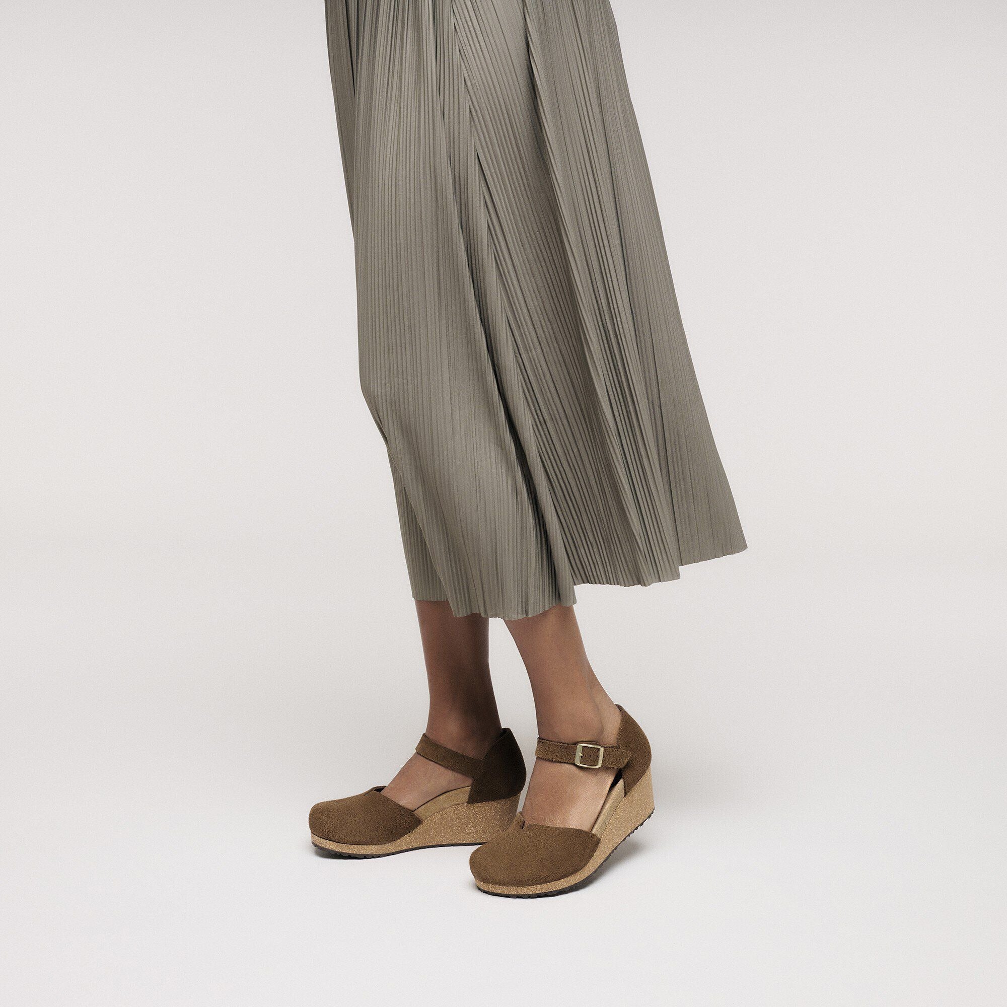 Mary | Suede | Dark Tea - Image 3